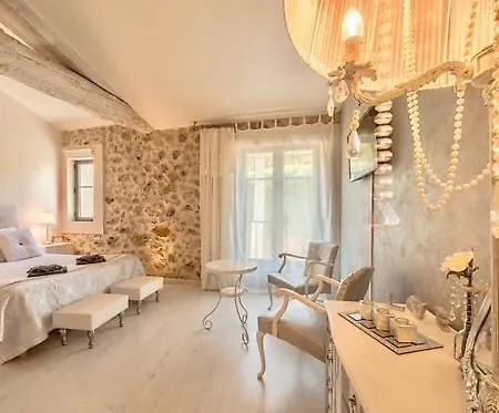Au Paradis Cathare 3*