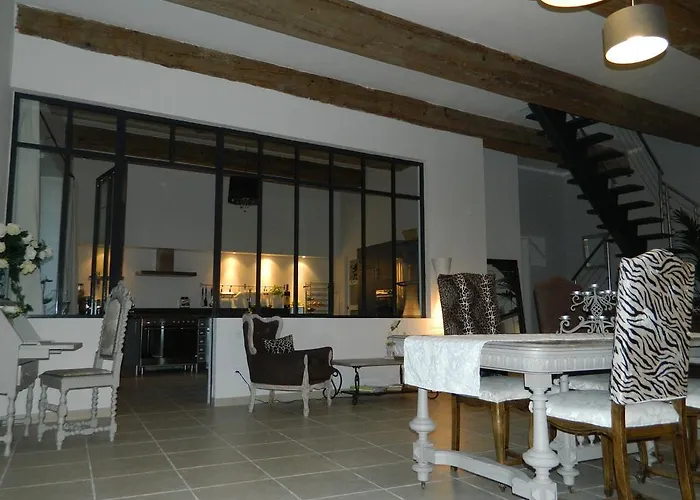 Au Paradis Cathare Bed & Breakfast 3*